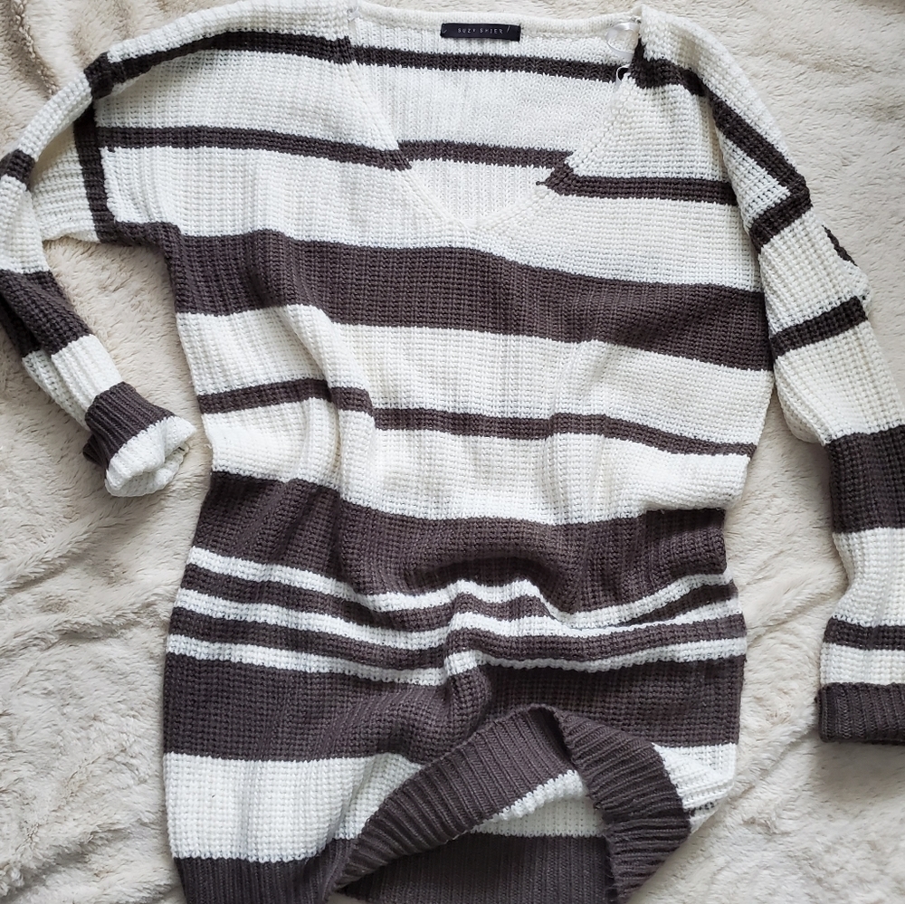 Vintage SUZY SHIER Rare Oversized V- Neck Sweater- XS Oversized Fit